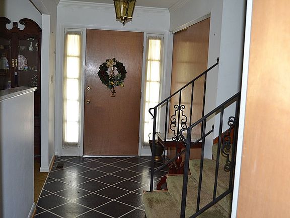 3rd image of 6474 Rangeview Dr