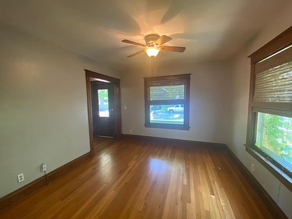 4th image of 4624 Fairmount St
