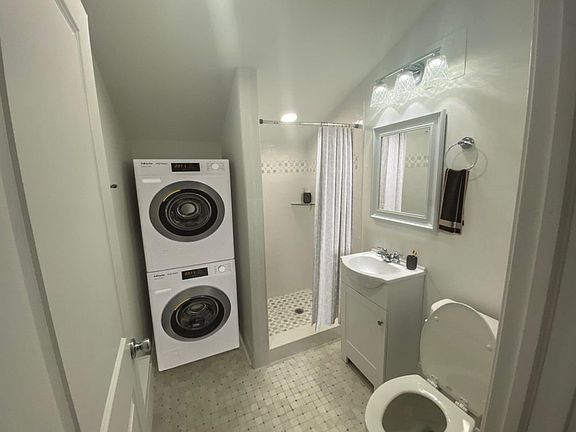 5th image of 37 Bridge St Unit 302