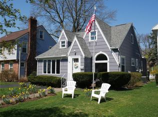 74 Pontiac Dr, Rochester, NY 14617