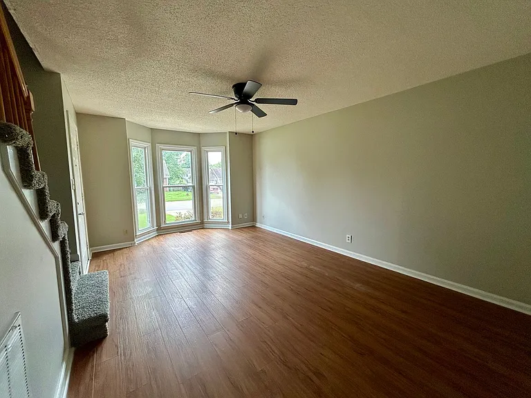 1225 Cobblestone Ln — Photo 8