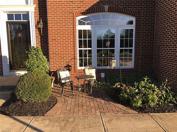 2nd image of 652 Brookside Ln