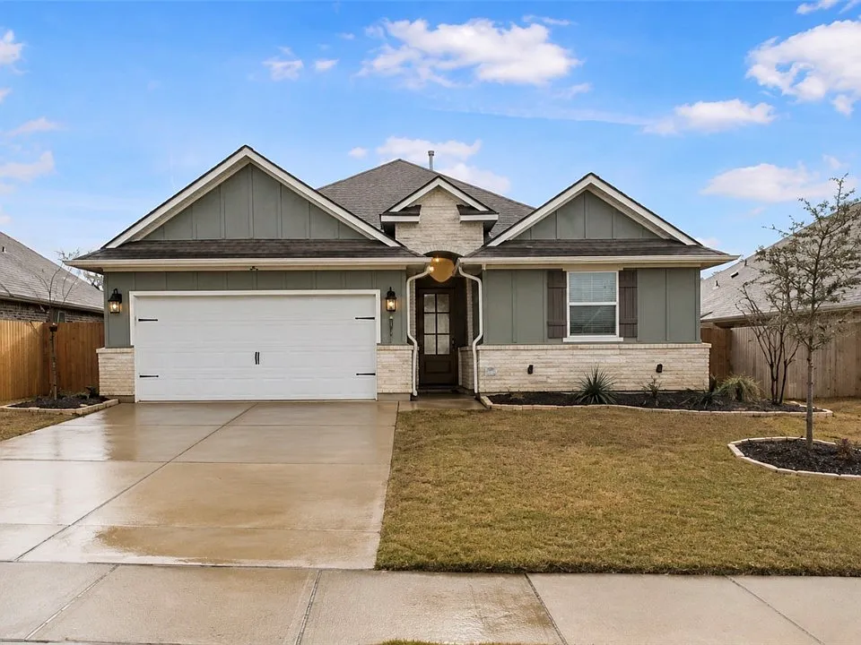 4002 Heru Ct