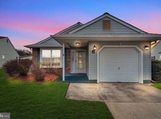 6 E Cortland Ct, Mount Laurel, NJ 08054
