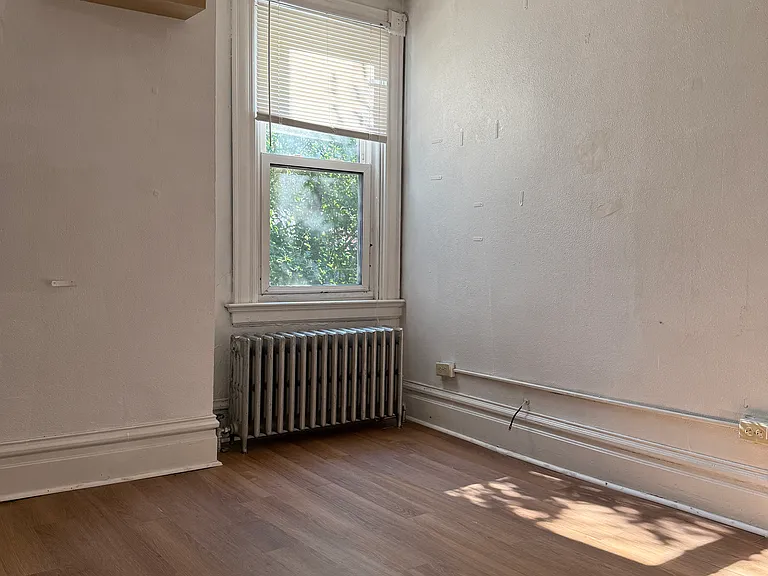 501 Cato St — Photo 8