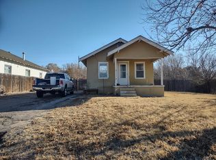 810 Gardner Ave, Dodge City, KS 67801