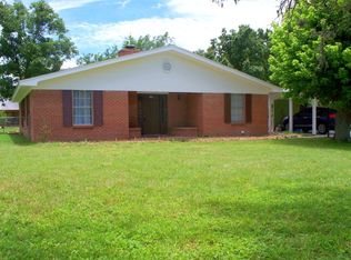 709 Tomahawk Trl, Kerrville, TX 78028