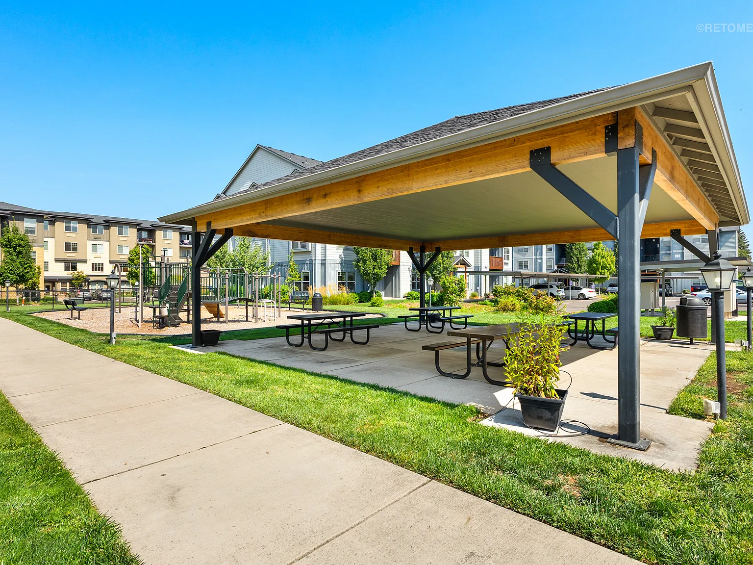 Keizer Station Apartments — Photo 3