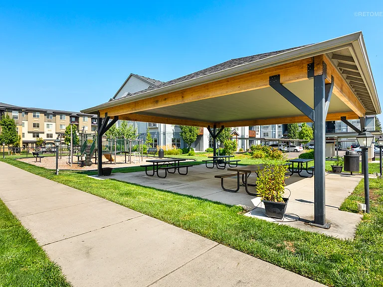 Keizer Station Apartments — Photo 18