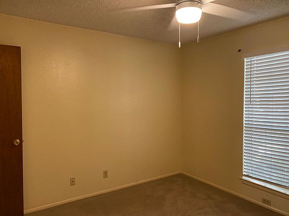 3rd image of 331 W Mistletoe Ave APT 204