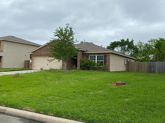 2nd image of 2411 Tracy Ln