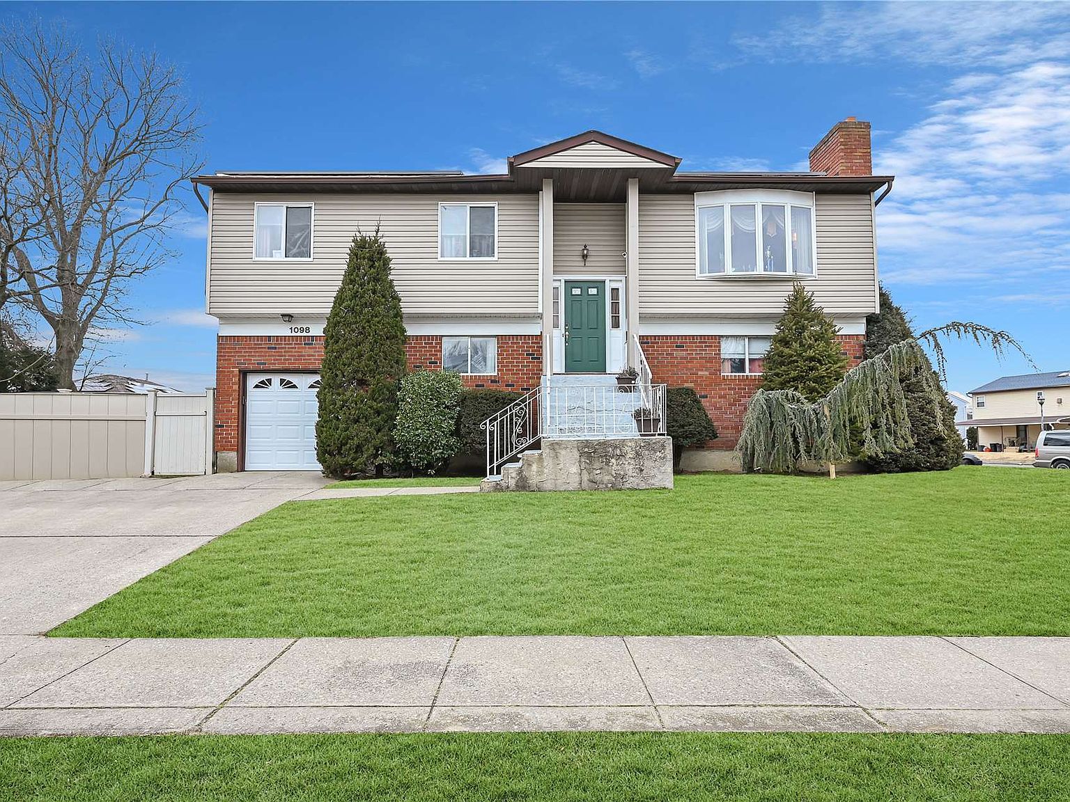 1098 Christopher Court, West Hempstead, NY 11552 Zillow