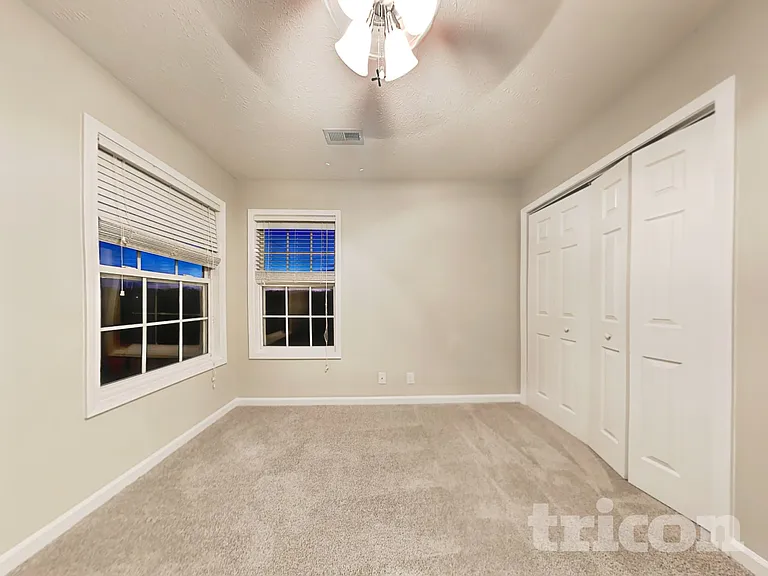 1612 Broad Cir — Photo 11