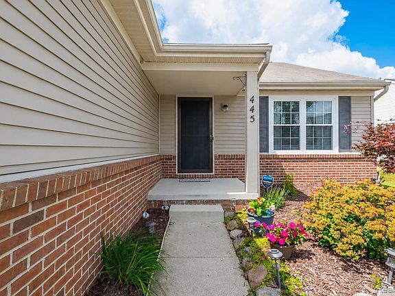 3rd image of 445 Lydia Ln