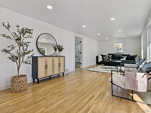 4th image of 1951 S Fox Street