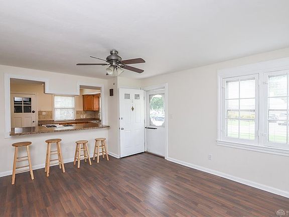 3rd image of 2905 Harvey Ave