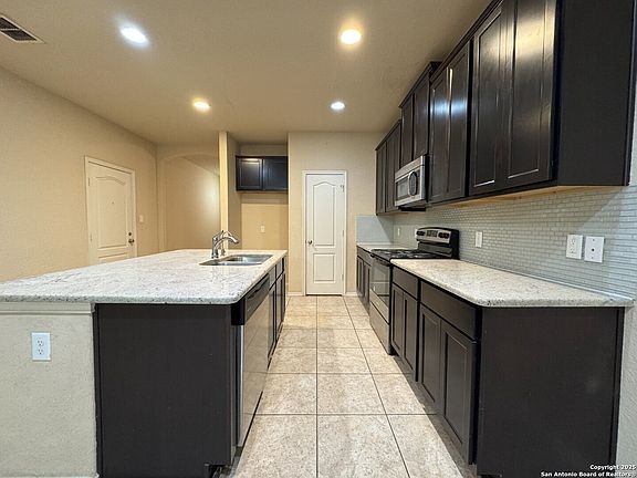 3rd image of 10515 Ashbury