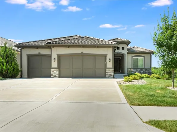 2029 NW Ashurst Dr, Lees Summit, MO 64081