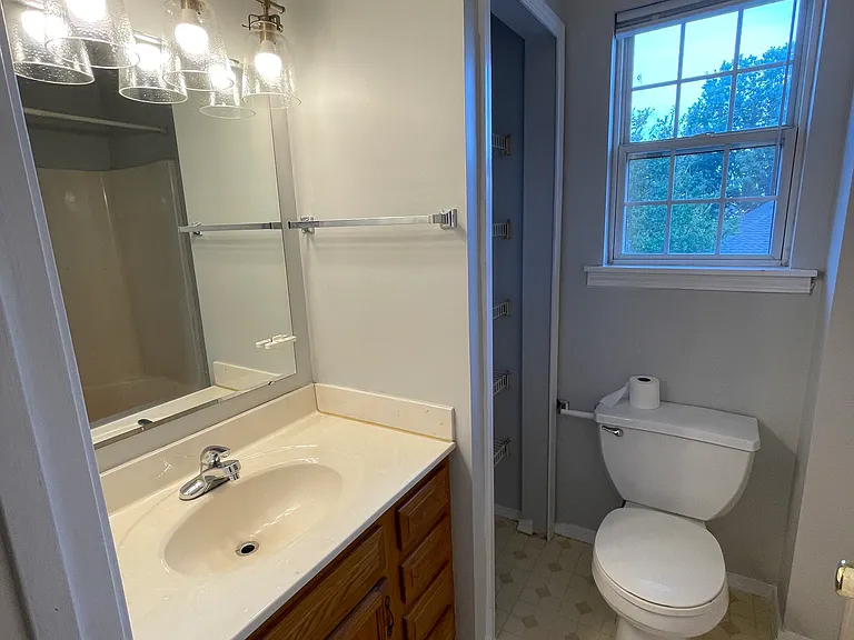 2536 Lake Shore Point — Photo 11