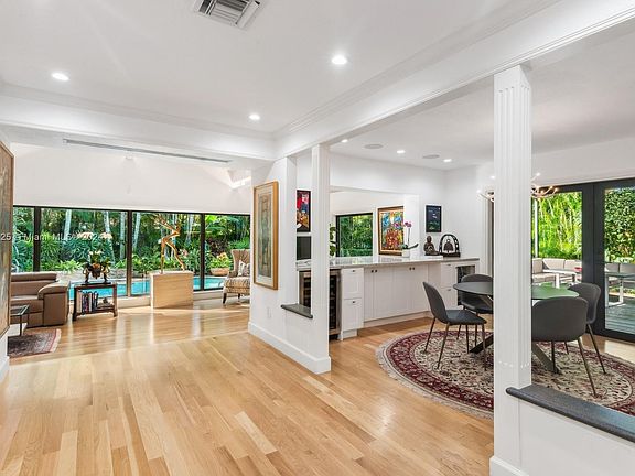 5th image of 1130 Placetas Ave