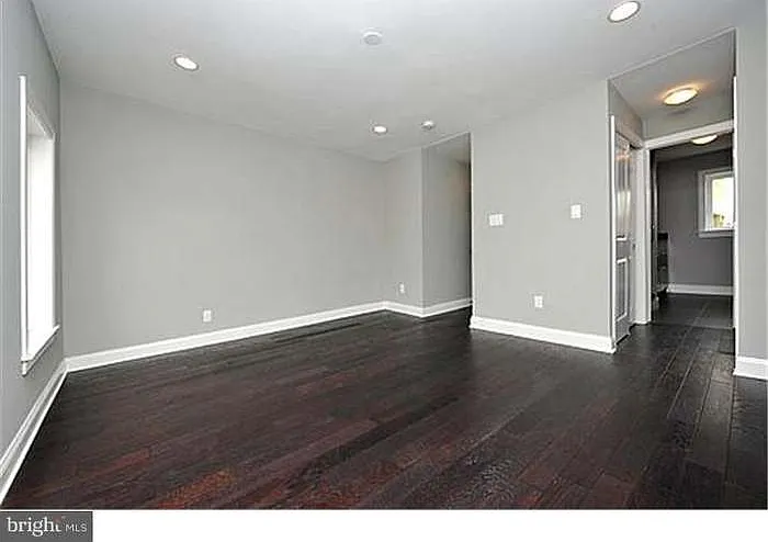 3 bed, 1790 sqft, $3,950 — Photo 4