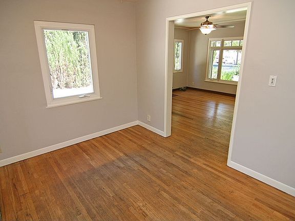 5th image of 133 E Green St