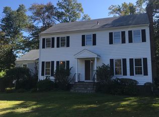 8 Lori Ln, Norwalk, CT 06851