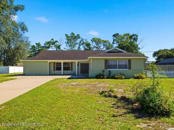5412 Lloyd Dr, Weeki Wachee, FL 34607