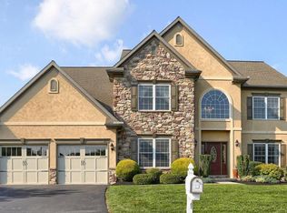 104 Scenic Ridge Dr, Hummelstown, PA 17036