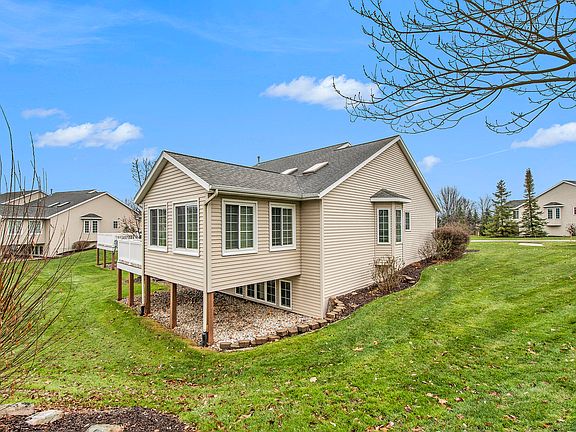 3rd image of 6741 Gracepoint Dr SE