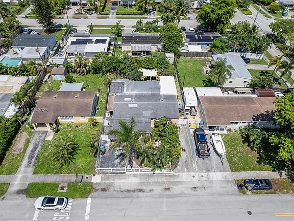 5th image of 531 NE 58th St