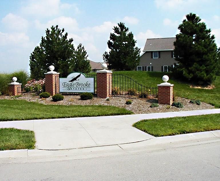 2nd image of 2210 Eaglebrooke Cir