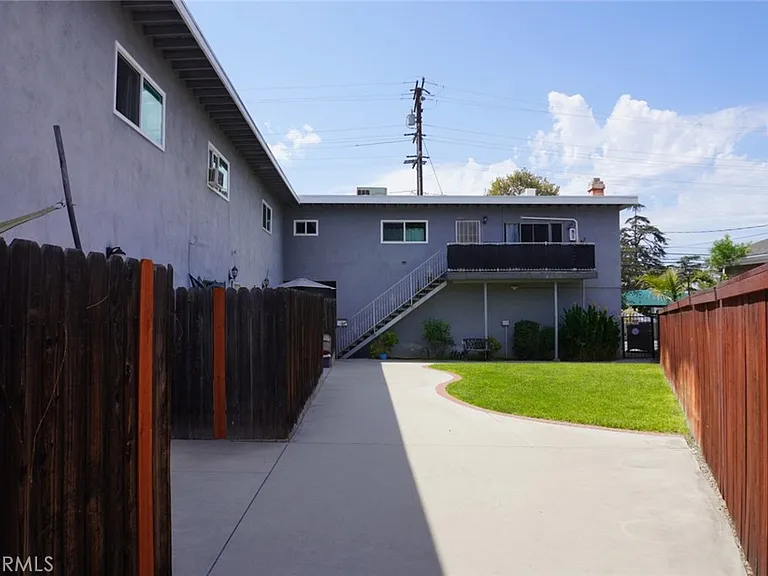 428 E Foothill Blvd — Photo 4