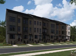 2680 River Birch Rd, Herndon, VA 20171