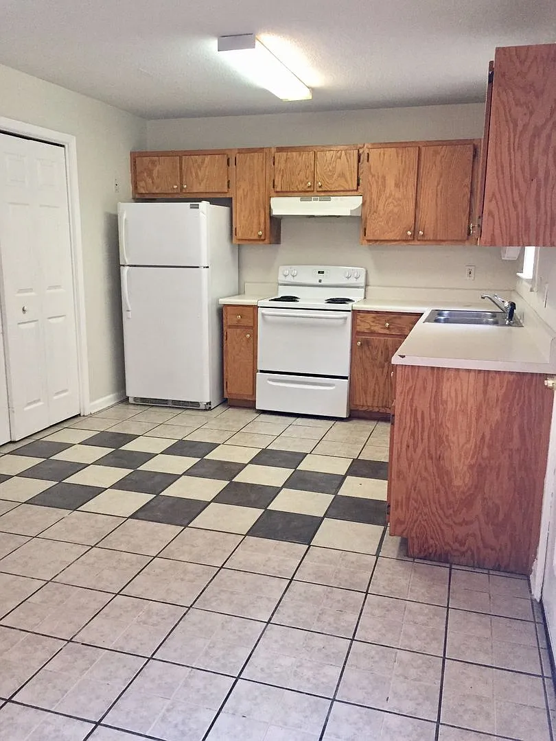 24 Dodd Blvd. Apt. C — Photo 3
