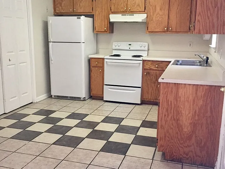 24 Dodd Blvd SE #C — Photo 3