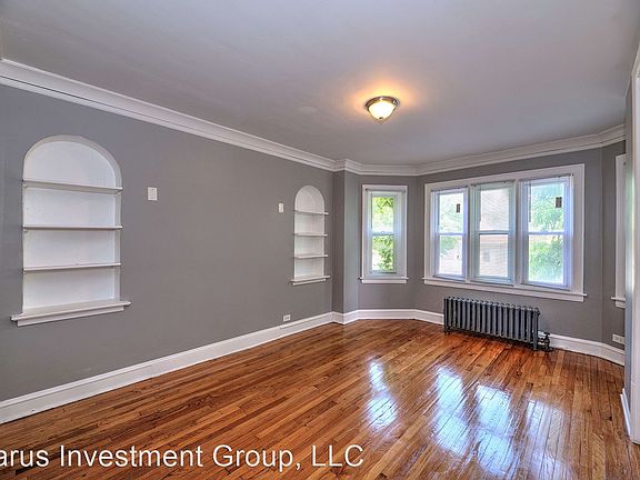 4th image of 7842 S Oglesby Ave #1