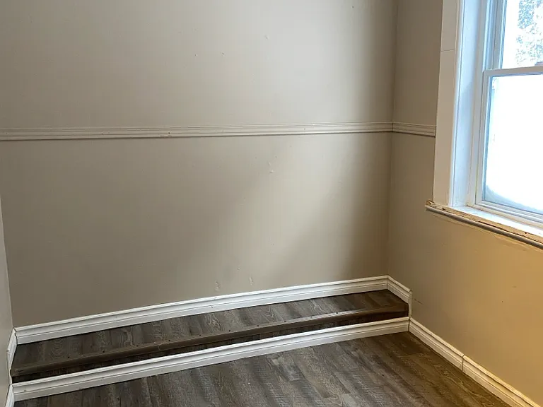 334 Albert St E — Photo 5