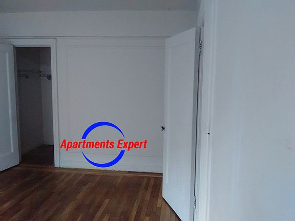 5th image of 655 E 233rd St APT D6