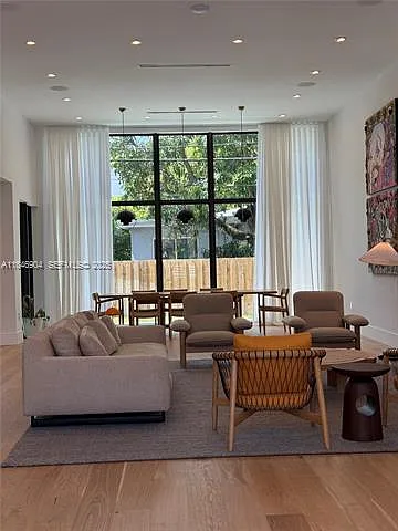5 bed, $17,000 — Photo 3