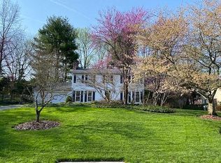 2712 Willow Dr, Vienna, VA 22181