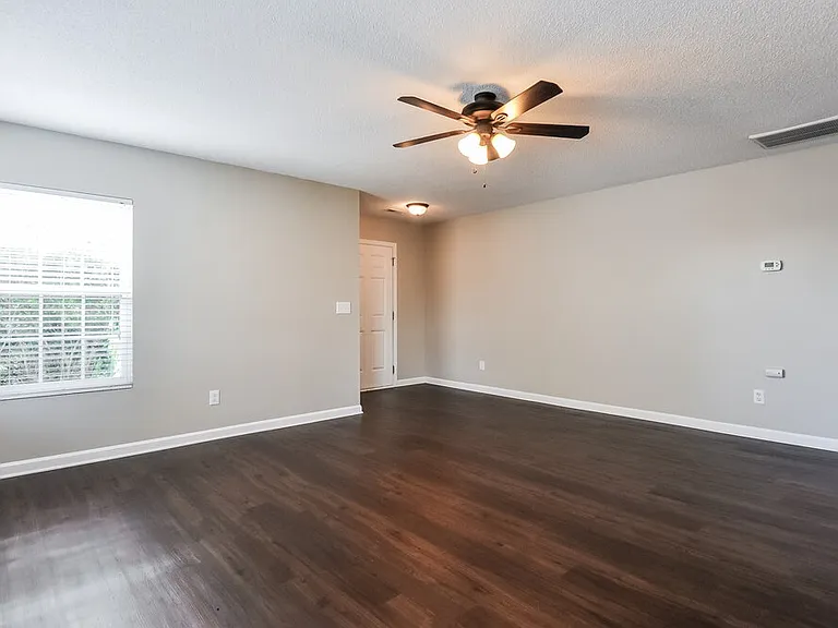 1101 Tellis Dr — Photo 6
