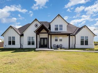 601 Gin Rd, Ennis, TX 75119