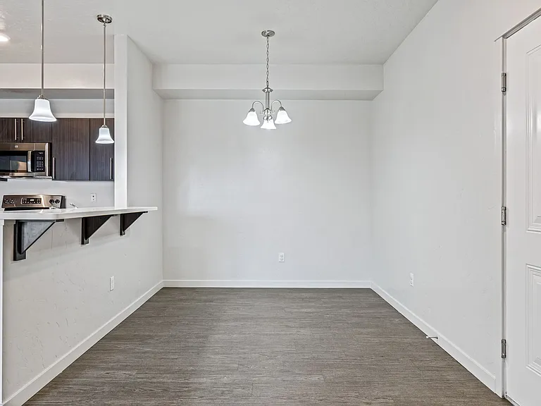 Quail Point Apartments — Photo 32
