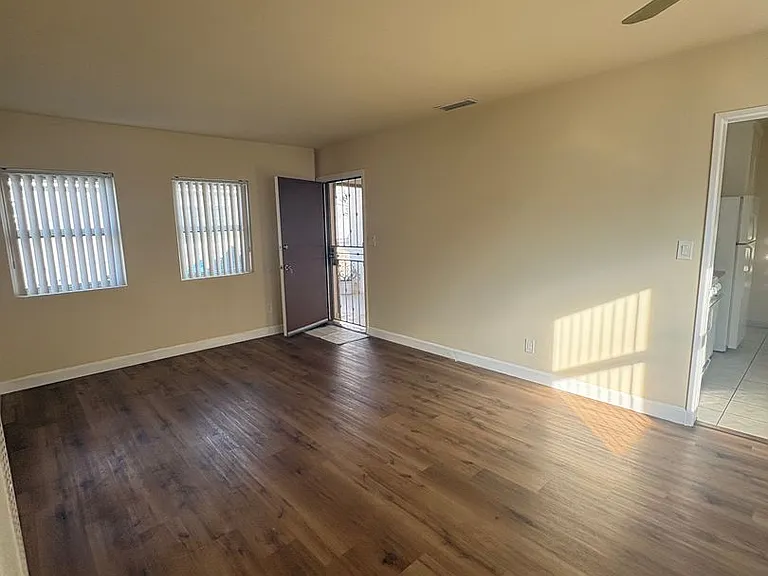 9016 Reading Ave — Photo 10