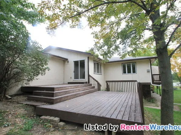 302 Pleasant Knl, Center City, MN 55012