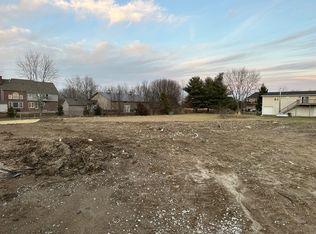 8832 Rockwood Ln, Indianapolis, IN 46259