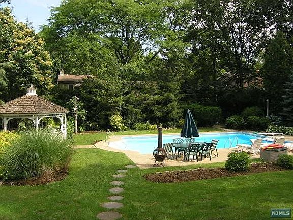 3rd image of 560 Thurnau Dr