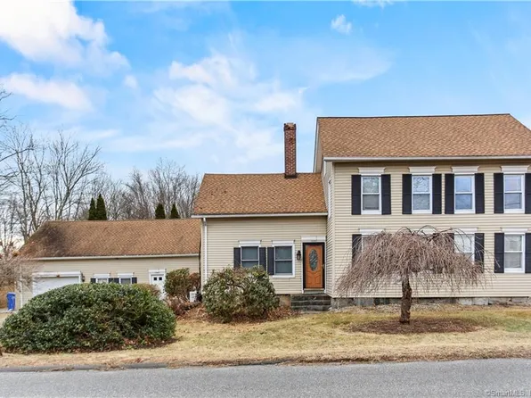 361 Elm St, Monroe, CT 06468