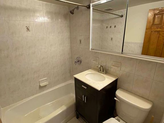 5th image of 67 W 73rd St APT 1